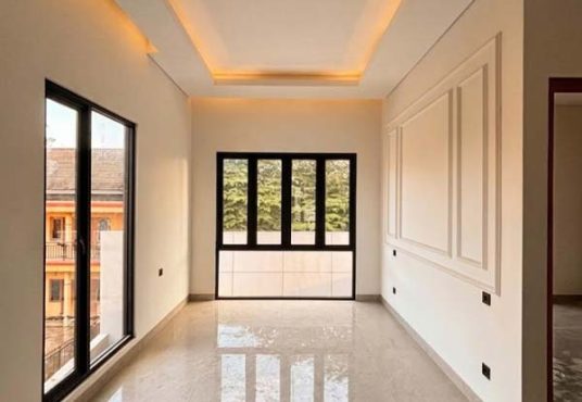 Rumah Modern Kontemporer 2 Lantai Lingkungan Premium dekat Hotel Hyatt