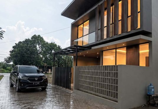 Rumah 2 lantai Modern Full Furnished dekat Candi Sambisari Purwomartani