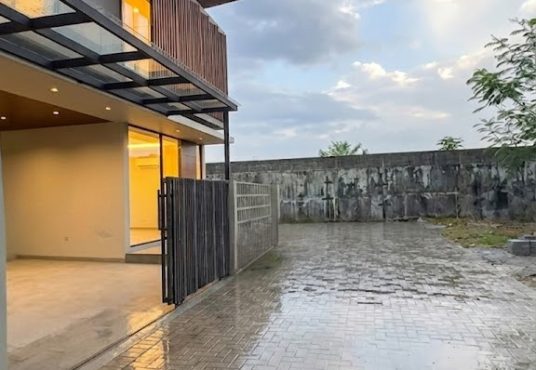 Rumah 2 lantai Modern Full Furnished dekat Candi Sambisari Purwomartani