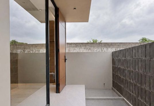 Rumah 2 lantai Modern Full Furnished dekat Candi Sambisari Purwomartani