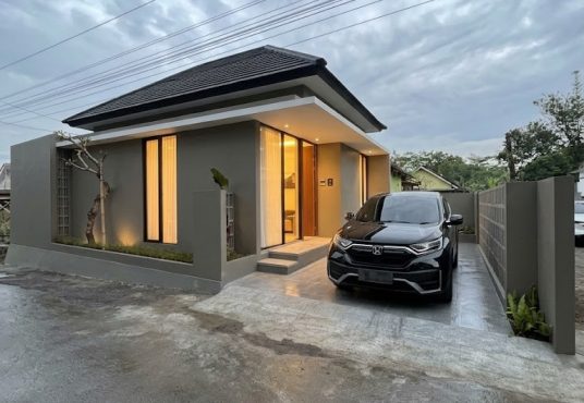 Rumah Cantik Estetik Modern Full Furnished Utara Pasar Godean