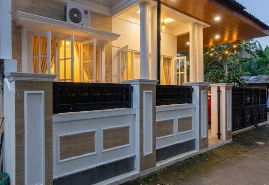 Rumah Cantik Klasik Modern Furnished Di Sumberadi Mlati Sleman