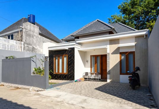 Rumah Limasan Modern full furnished di Pondok Indah Residence 1