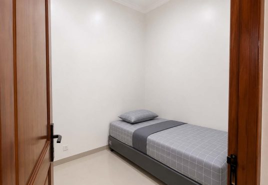 Rumah Limasan Modern full furnished di Pondok Indah Residence 1