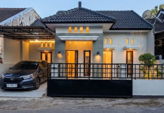 Rumah Cantik Limasan Modern Lokasi Strategis Tepi Jalan Di Tajem Maguwo