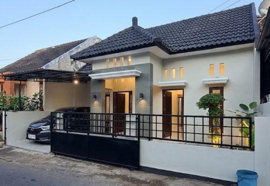Rumah Cantik Limasan Modern Lokasi Strategis Tepi Jalan Di Tajem Maguwo