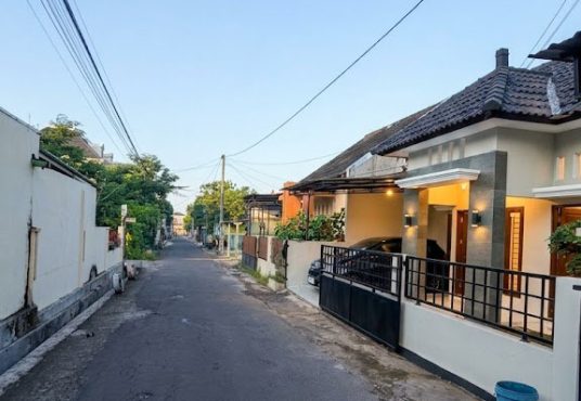 Rumah Cantik Limasan Modern Lokasi Strategis Tepi Jalan Di Tajem Maguwo