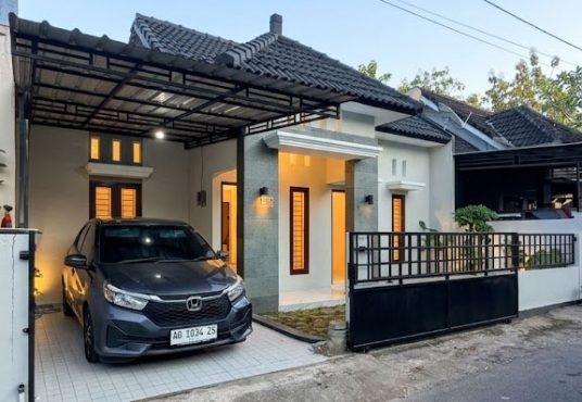 Rumah Cantik Limasan Modern Lokasi Strategis Tepi Jalan Di Tajem Maguwo