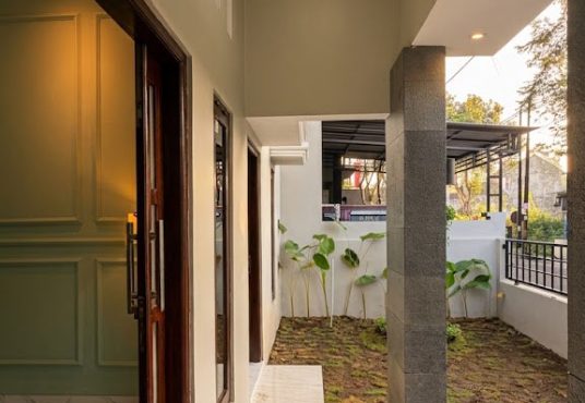 Rumah Cantik Limasan Modern Lokasi Strategis Tepi Jalan Di Tajem Maguwo