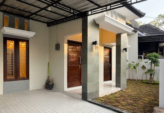 Rumah Cantik Limasan Modern Lokasi Strategis Tepi Jalan Di Tajem Maguwo
