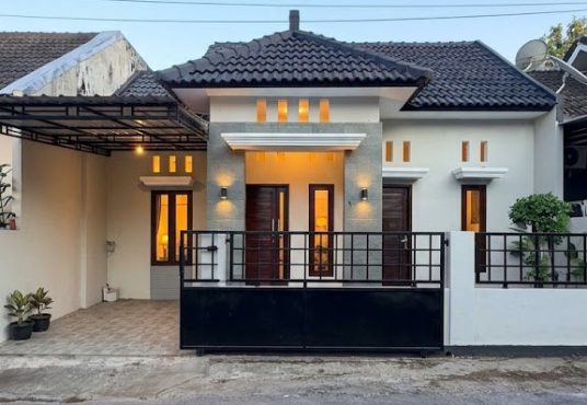 Rumah Cantik Limasan Modern Lokasi Strategis Tepi Jalan Di Tajem Maguwo