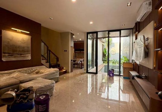 Rumah Kontemporer Modern 2 Lantai Full Furnished Private Pool Di Jalan Kaliurang Km 10