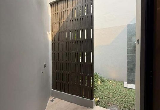 Rumah Kontemporer Modern 2 Lantai Full Furnished Private Pool Di Jalan Kaliurang Km 10