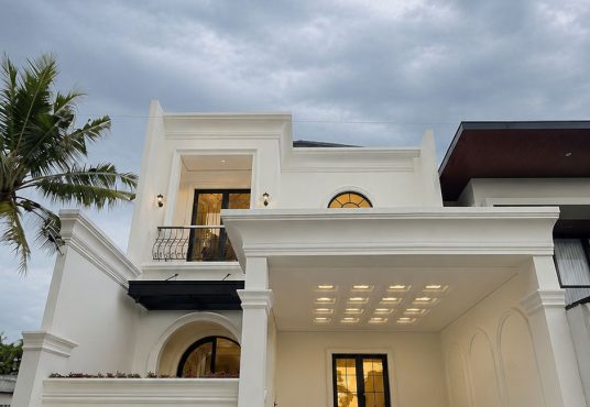 Rumah Baru Mewah American Classic Modern 2 Lantai di Tajem Wedomartani