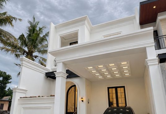 Rumah Baru Mewah American Classic Modern 2 Lantai di Tajem Wedomartani