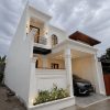 Rumah Baru Mewah American Classic Modern 2 Lantai di Tajem Wedomartani