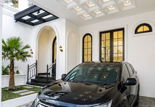 Rumah Baru Mewah American Classic Modern 2 Lantai di Tajem Wedomartani