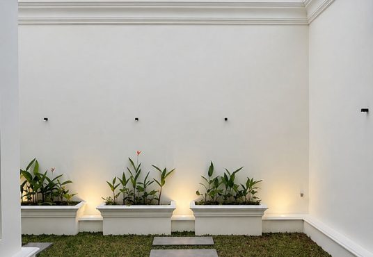 Rumah Baru Mewah American Classic Modern 2 Lantai di Tajem Wedomartani