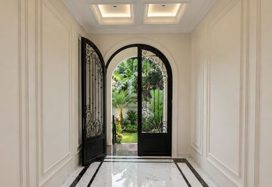 Rumah Baru Mewah American Classic Modern 2 Lantai di Tajem Wedomartani