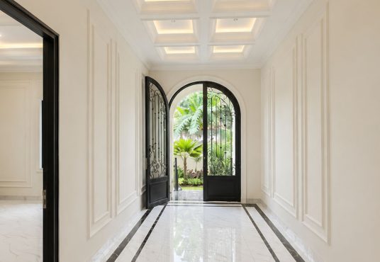 Rumah Baru Mewah American Classic Modern 2 Lantai di Tajem Wedomartani