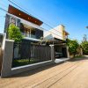 Rumah Mewah 2 Lantai Modern dekat ke kota dan Kampus PGRI