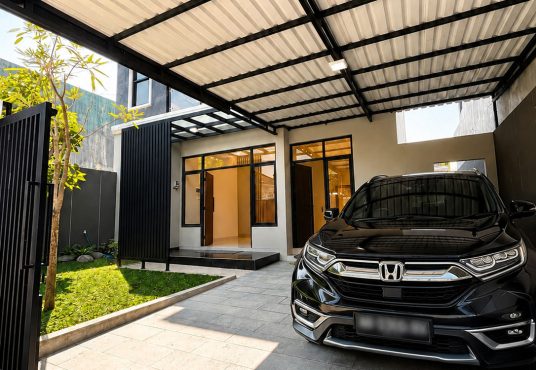 Rumah Mewah 2 Lantai Modern dekat ke kota dan Kampus PGRI