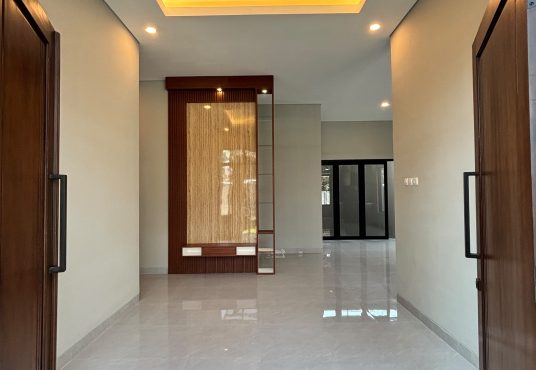 Rumah Mewah 2 Lantai Modern dekat ke kota dan Kampus PGRI
