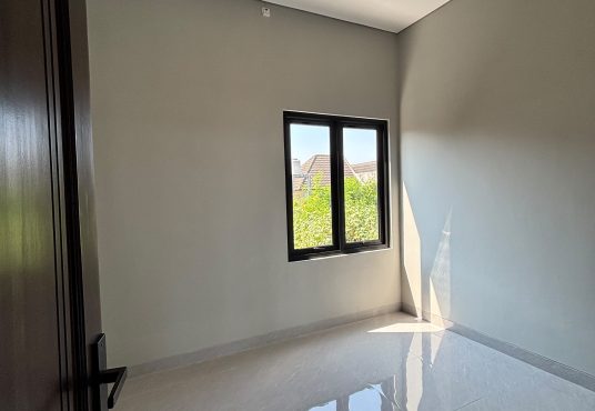 Rumah Mewah 2 Lantai Modern dekat ke kota dan Kampus PGRI
