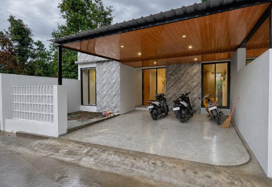 Rumah Cantik Modern Kekinian 2 Unit Di Jalan Kaliurang Km. 13,5 Ngaglik Sleman
