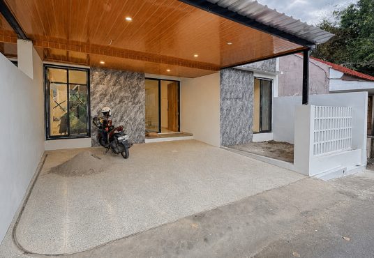 Rumah Cantik Modern Kekinian 2 Unit Di Jalan Kaliurang Km. 13,5 Ngaglik Sleman