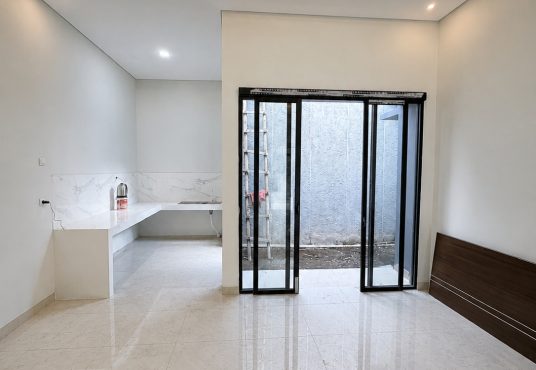 Rumah Cantik Modern Kekinian 2 Unit Di Jalan Kaliurang Km. 13,5 Ngaglik Sleman