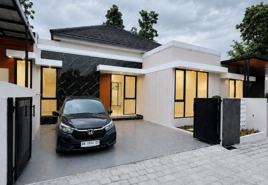 Rumah Modern Open Space dengan tanah luas Jakal km 13 dekat UII
