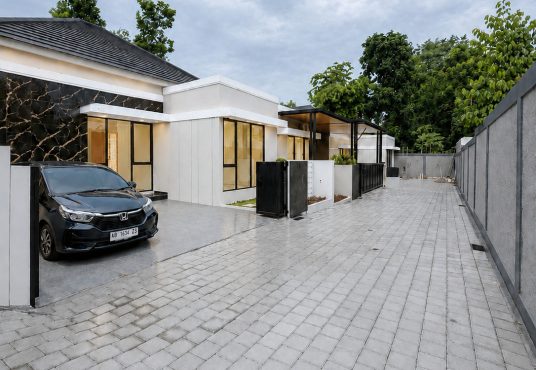 Rumah Modern Open Space dengan tanah luas Jakal km 13 dekat UII