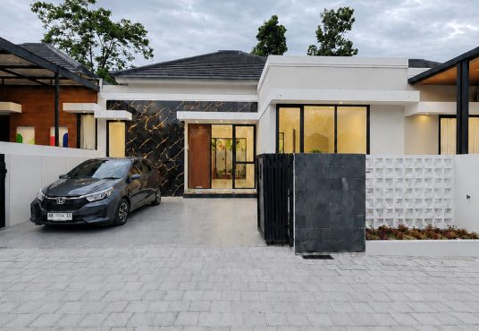 Rumah Modern Open Space dengan tanah luas Jakal km 13 dekat UII