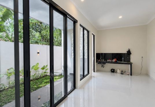 Rumah Modern Open Space dengan tanah luas Jakal km 13 dekat UII