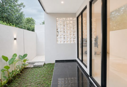 Rumah Modern Open Space dengan tanah luas Jakal km 13 dekat UII