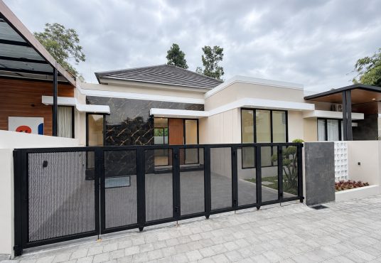 Rumah Modern Open Space dengan tanah luas Jakal km 13 dekat UII