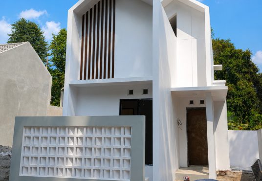 Rumah 2 Lantai Mezanin Pesona Annora Kadisobo Jl. Turi Sleman