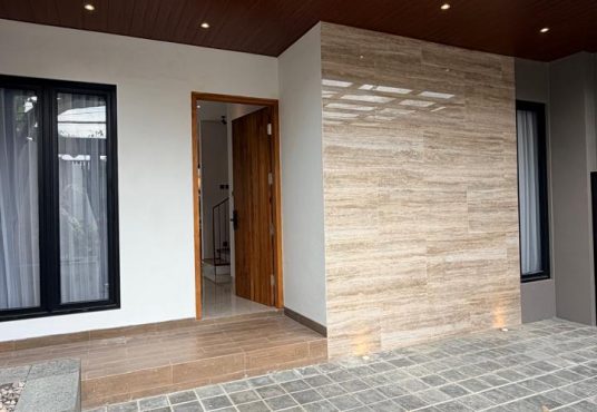Rumah Modern Kontemporer 2 Lantai Lingkungan Premium dekat Hotel Hyatt
