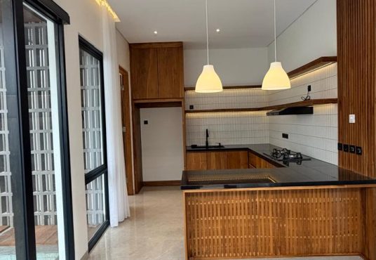 Rumah Modern Kontemporer 2 Lantai Lingkungan Premium dekat Hotel Hyatt