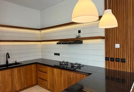 Rumah Modern Kontemporer 2 Lantai Lingkungan Premium dekat Hotel Hyatt