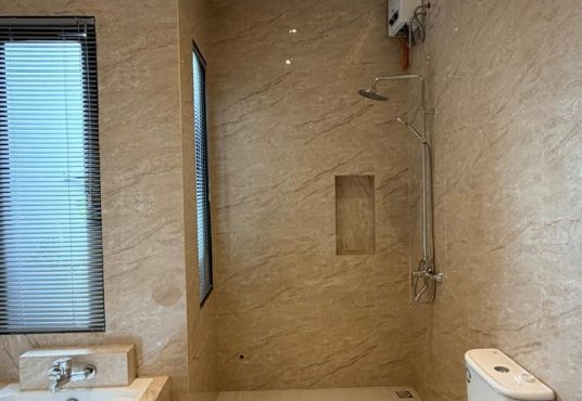 Rumah Modern Kontemporer 2 Lantai Lingkungan Premium dekat Hotel Hyatt