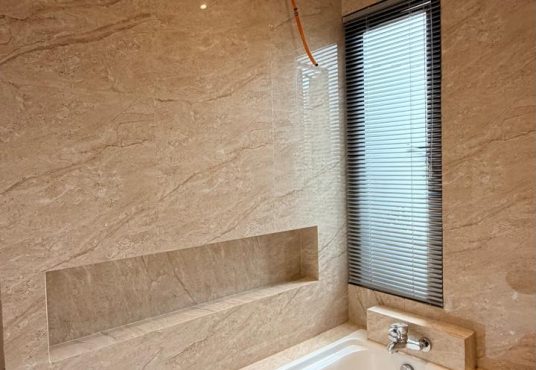 Rumah Modern Kontemporer 2 Lantai Lingkungan Premium dekat Hotel Hyatt