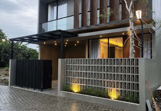 Rumah 2 lantai Modern Full Furnished dekat Candi Sambisari Purwomartani