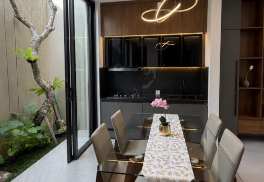 Rumah 2 lantai Modern Full Furnished dekat Candi Sambisari Purwomartani