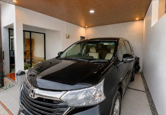 Rumah Desain Modern dan Estetik 2 Lantai Mezanin dekat Budi Mulia Tajem