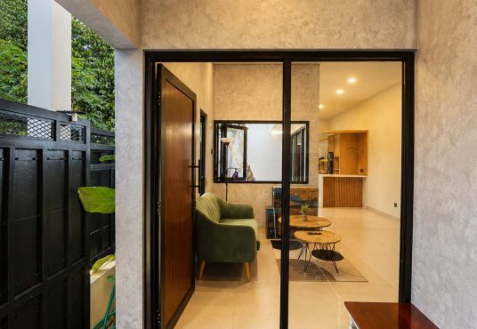 Rumah Desain Modern dan Estetik 2 Lantai Mezanin dekat Budi Mulia Tajem