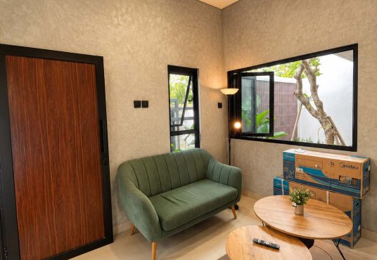 Rumah Desain Modern dan Estetik 2 Lantai Mezanin dekat Budi Mulia Tajem