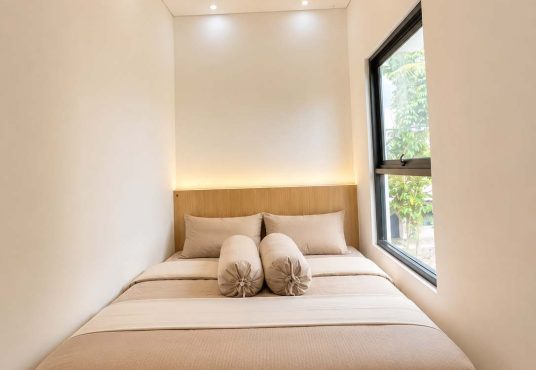 Rumah Desain Modern dan Estetik 2 Lantai Mezanin dekat Budi Mulia Tajem