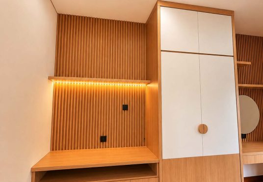 Rumah Desain Modern dan Estetik 2 Lantai Mezanin dekat Budi Mulia Tajem